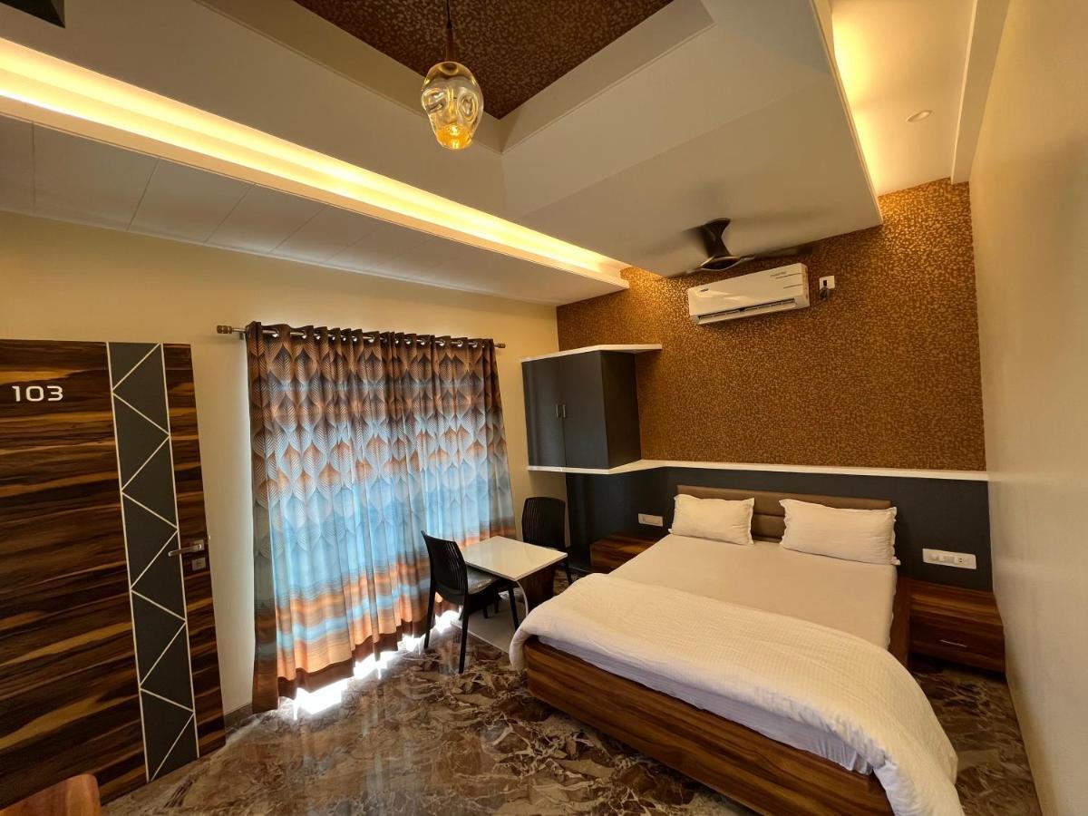 Hotel Aryadeep Phardāpur Extérieur photo